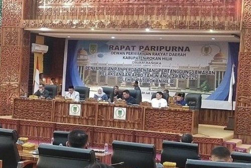 Paripurna DPRD Jawaban Jawaban Bupati Rohil Atas pandangan Umum Fraksi RANPERDA APBD 2025